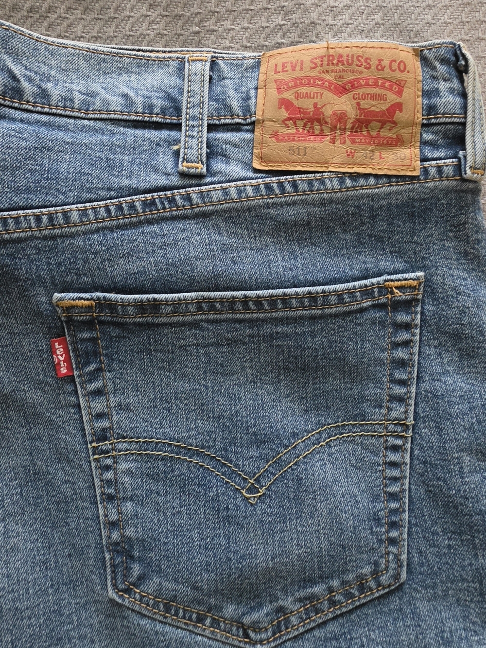 Levi's 511 Men's Medium Blue Slim Straight-Leg Jeans with Tan Patch 42x30